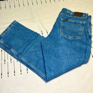 Vintage  Lee Regular Fit Relaxed denim jeans. Size 34 x 29.